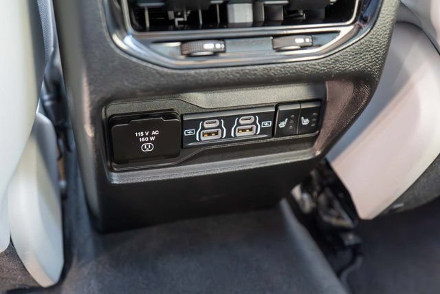 Used 2022 Jeep Grand Cherokee Overland AWD/4WD image 19
