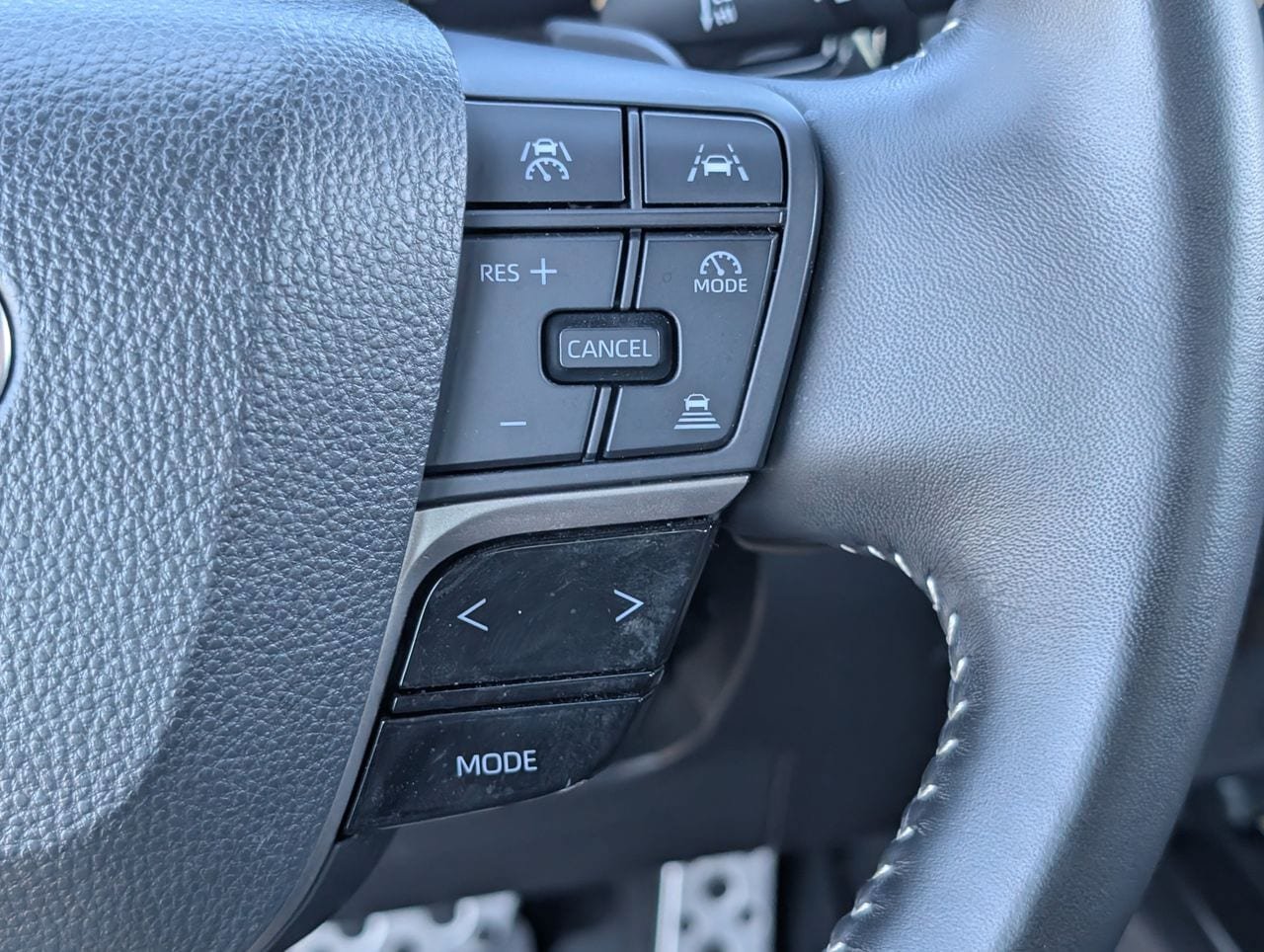 Used 2025 Toyota Camry SE AWD/4WD image 21