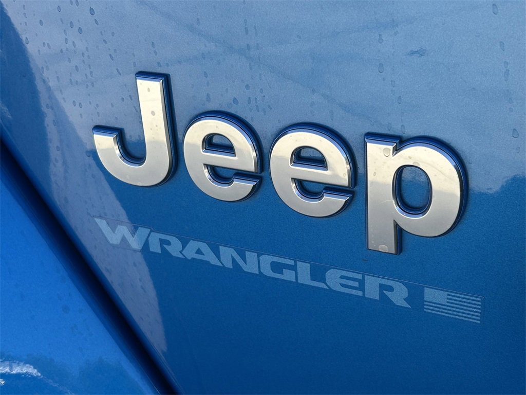 Used 2023 Jeep Wrangler Unlimited Sahara w/ Cold Weather Group image 16