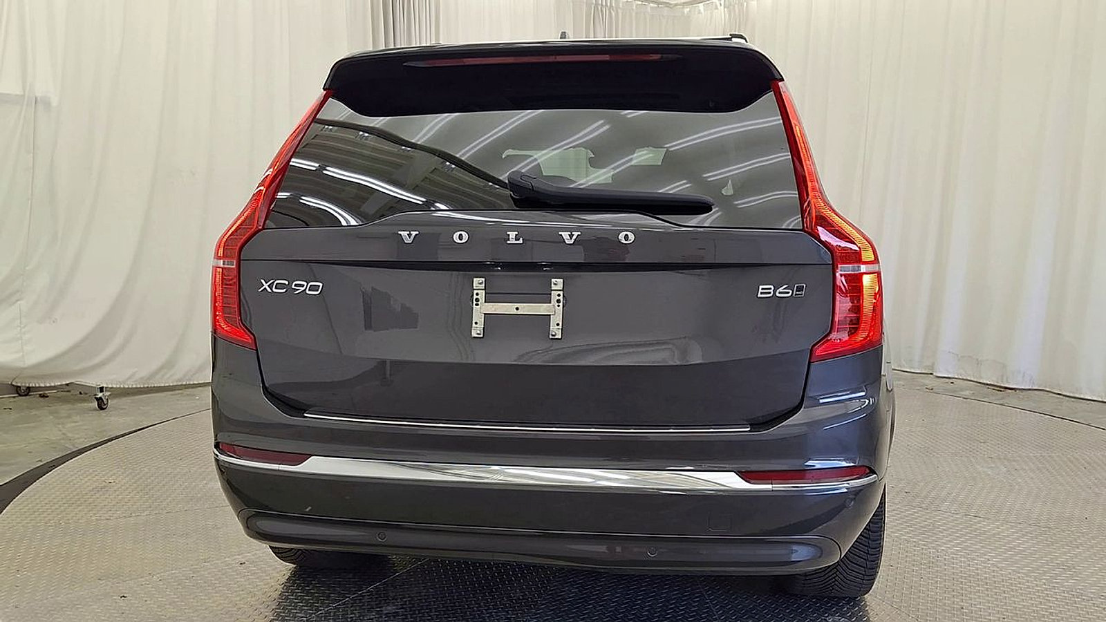 Used 2023 Volvo XC90 B6 Plus w/ Protection Package Premier AWD/4WD image 2