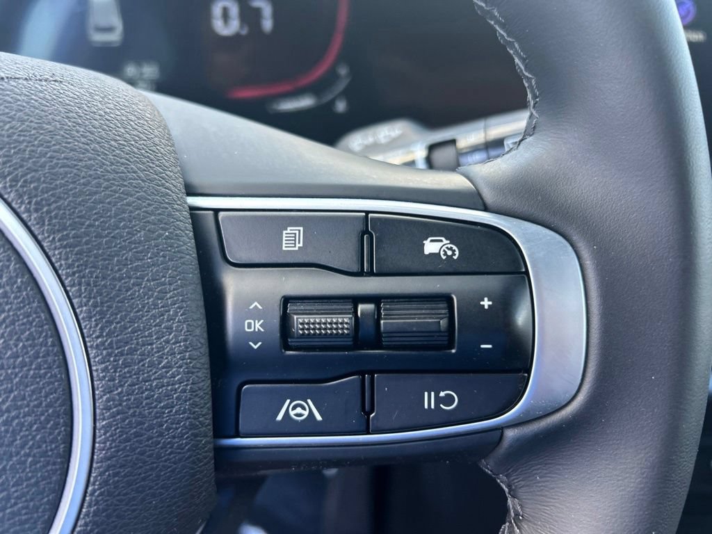 Used 2025 Kia Sportage EX FWD image 42
