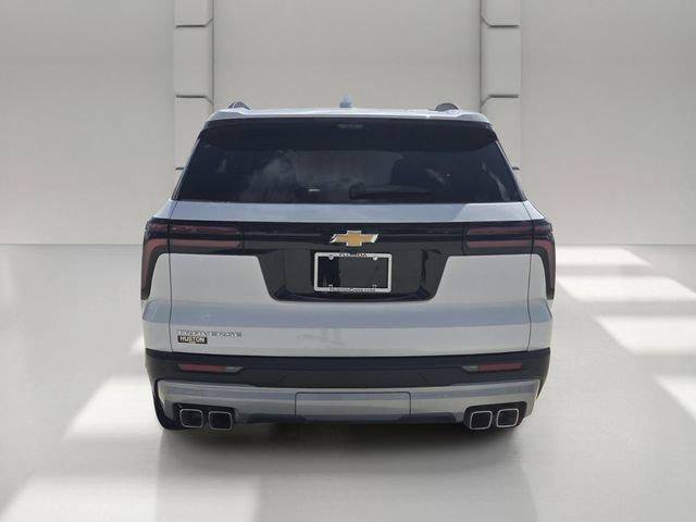 Certified 2026 Chevrolet Traverse LT w/ Driver Confidence Package FWD image 4