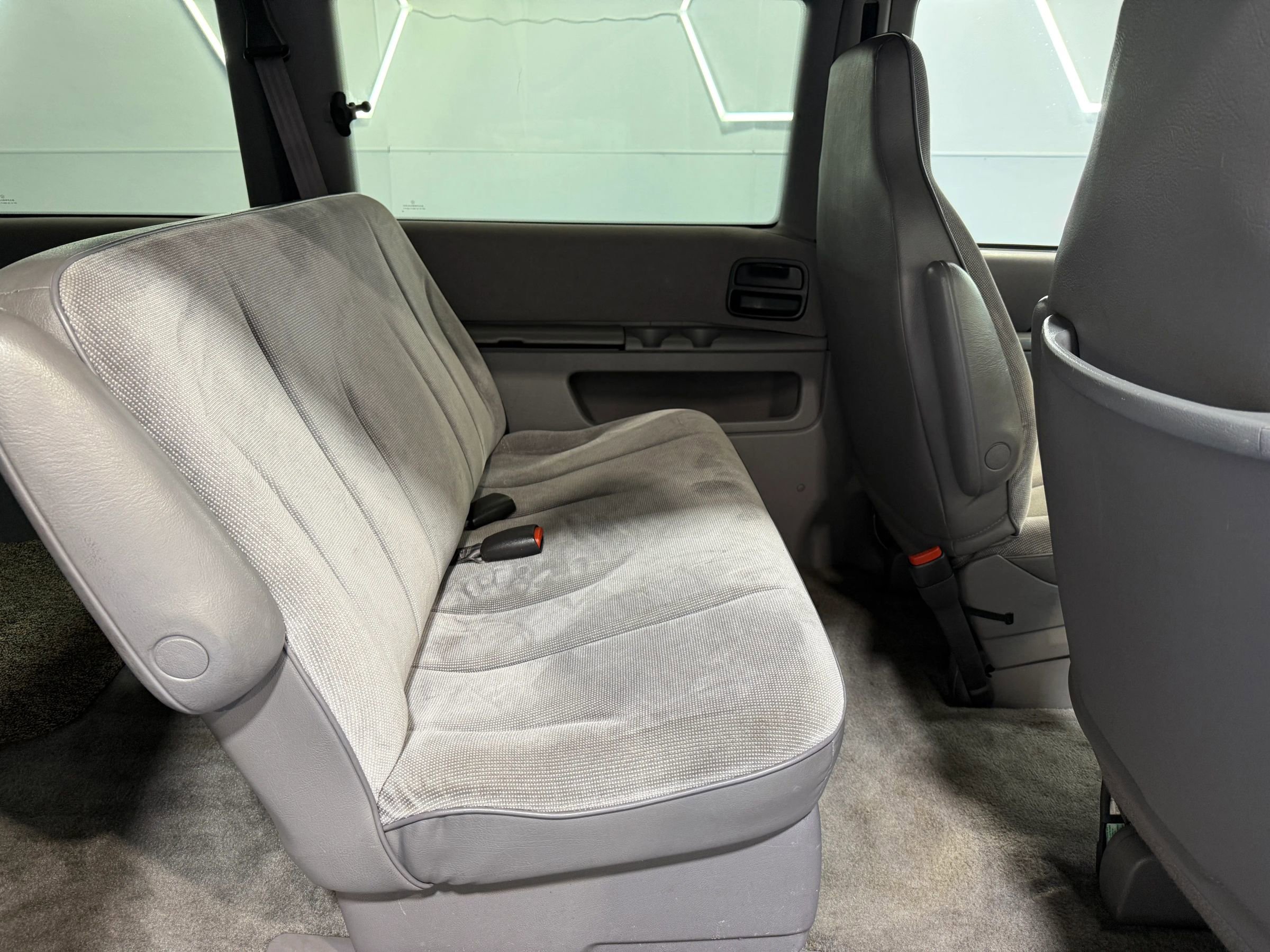 Used 1995 Dodge Caravan Minivan image 21