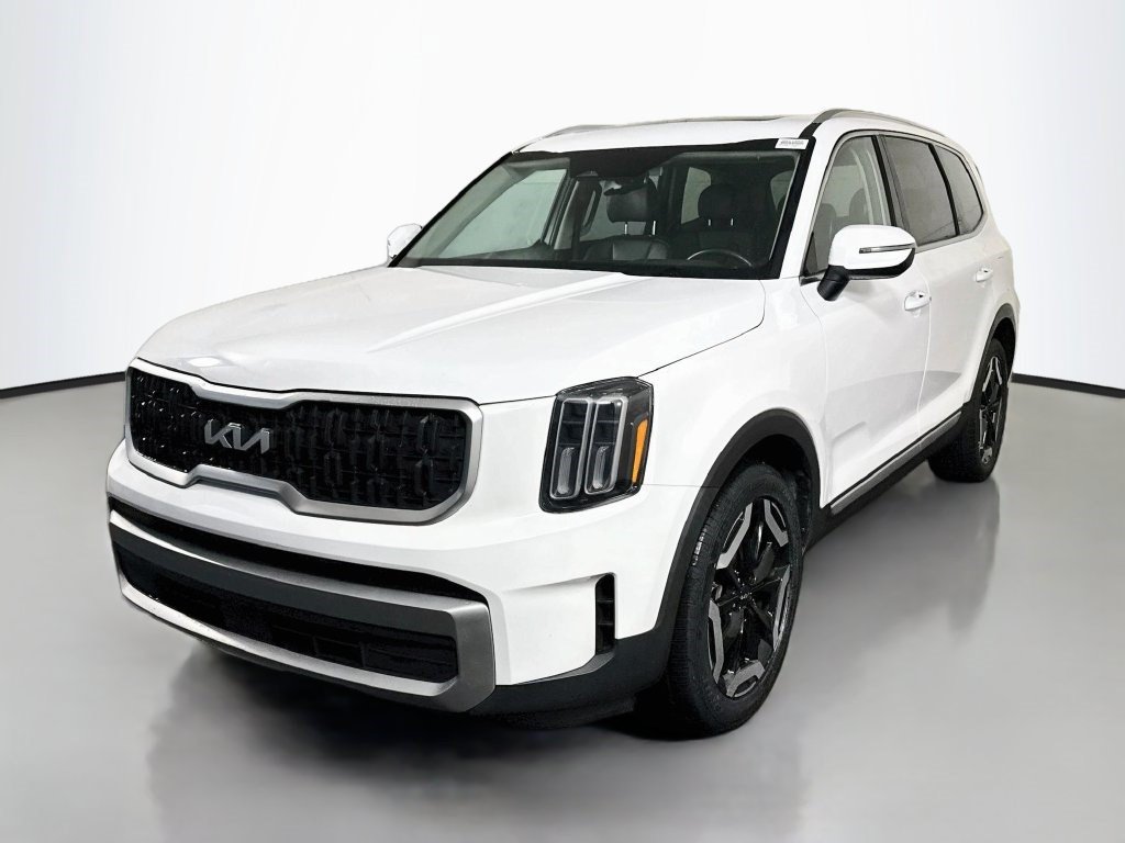 Used 2024 Kia Telluride EX w/ EX Captain's Chair Package FWD image 4