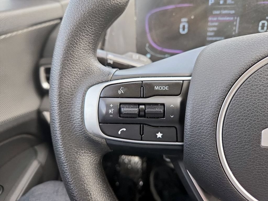 Used 2025 Kia Sportage LX AWD/4WD image 18
