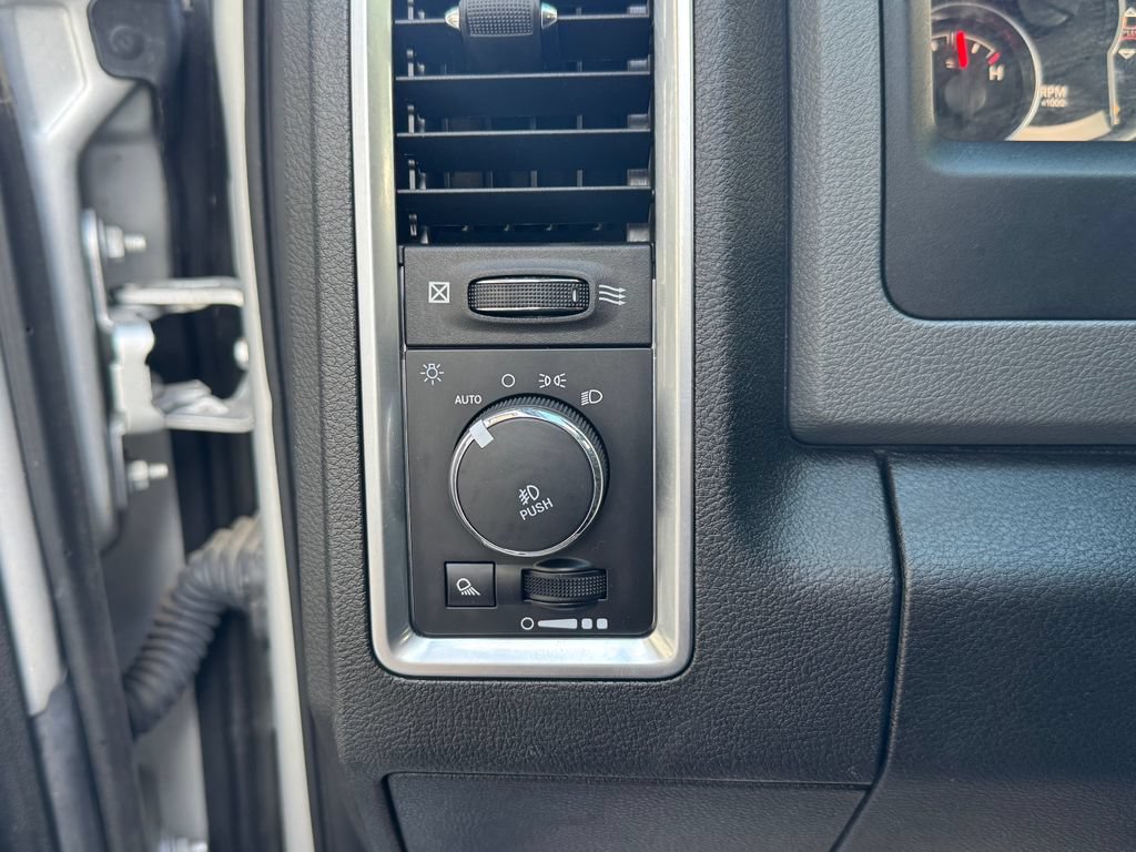 Used 2019 RAM 1500 Big Horn AWD/4WD image 16