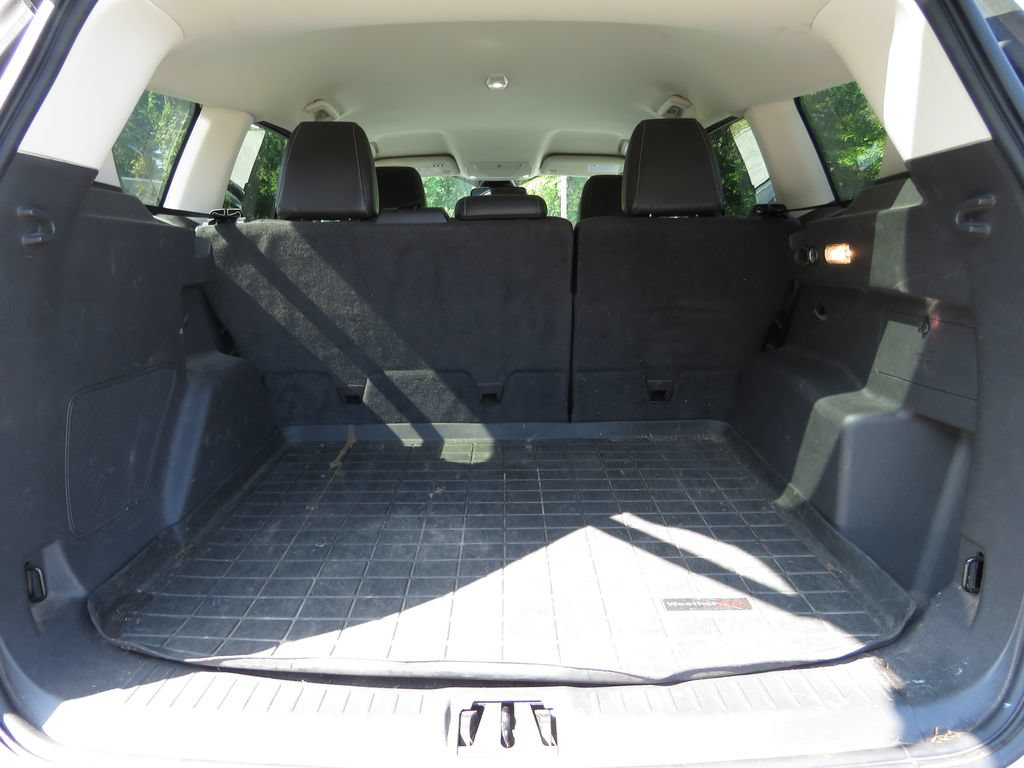 Used 2017 Ford Escape Titanium w/ Equipment Group 301A AWD/4WD image 17
