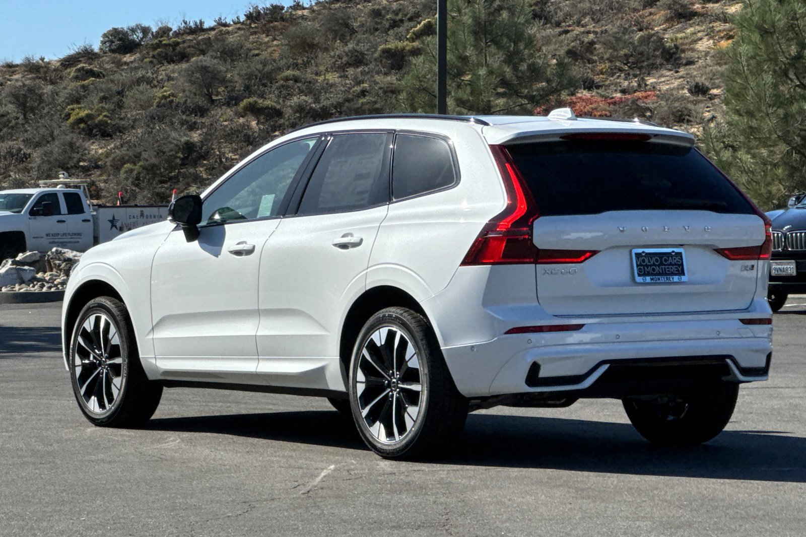 New 2026 Volvo XC60 B5 Plus w/ Protection Package Premier image 3