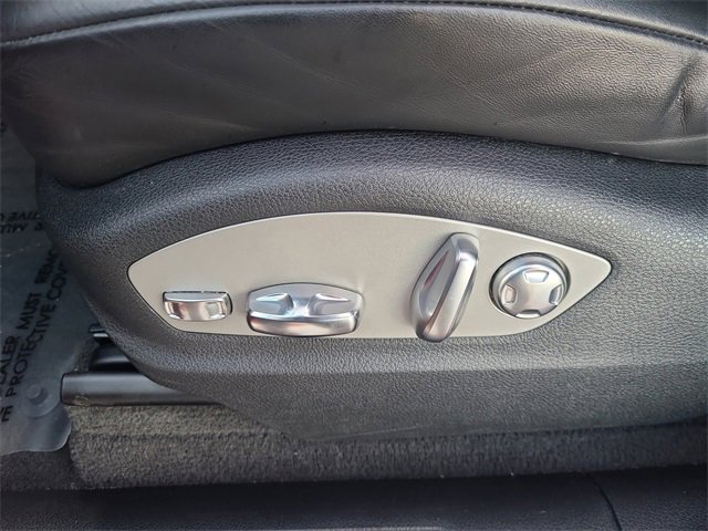 Used 2023 Porsche Macan Turbo image 20