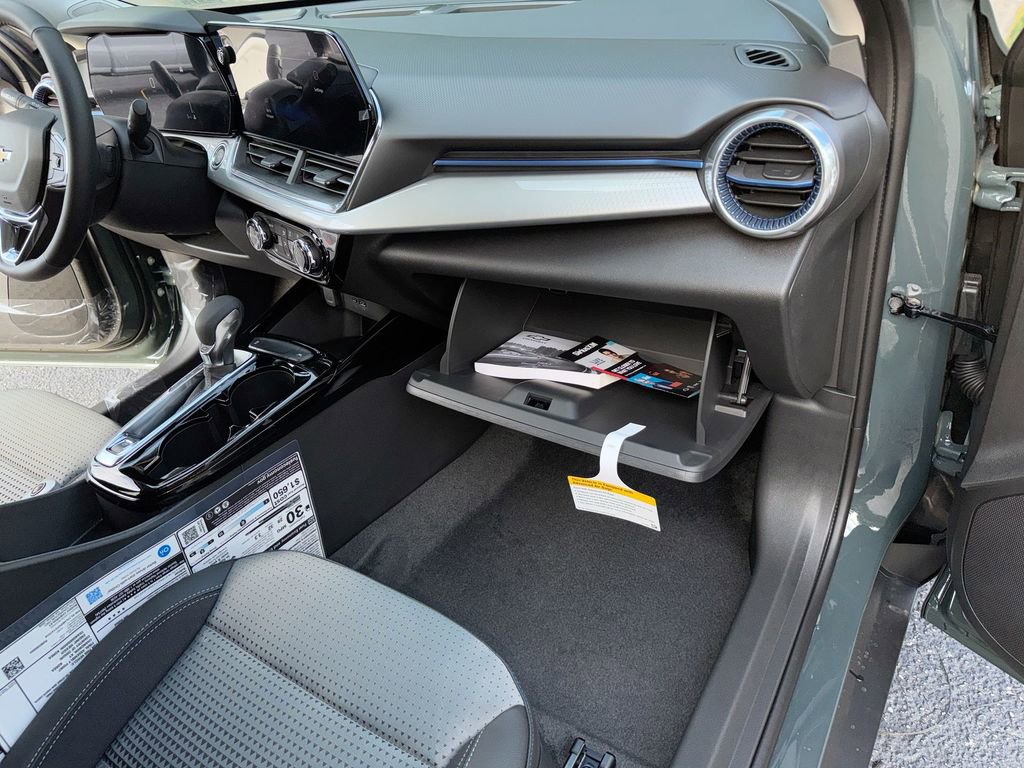 New 2026 Chevrolet Trax LT w/ LT Convenience Package FWD image 36