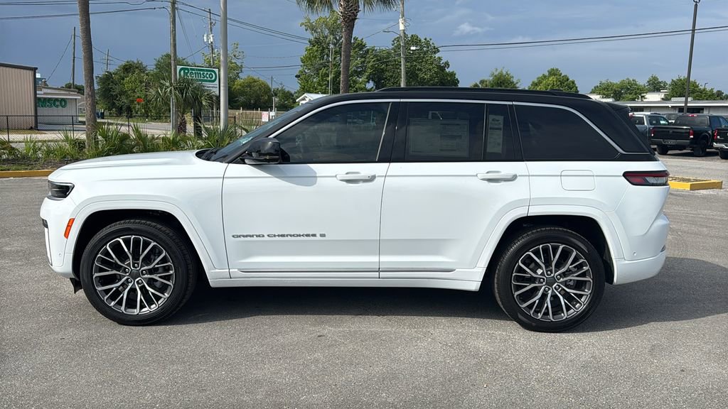 New 2026 Jeep Grand Cherokee Summit AWD/4WD image 3