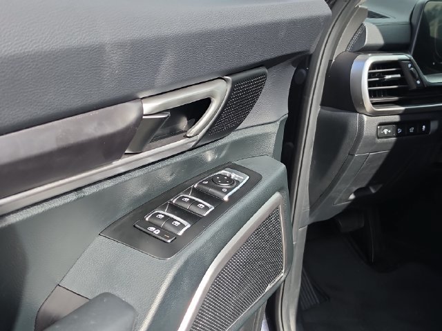 Certified 2025 Kia Telluride S FWD image 18