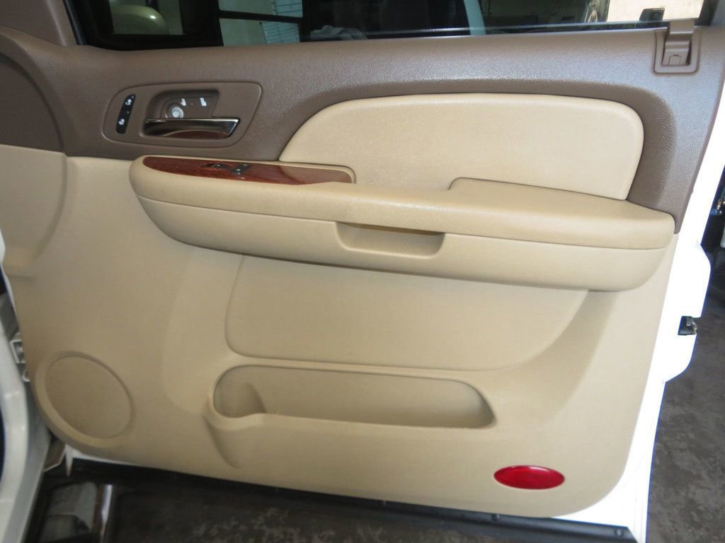 Used 2008 GMC Sierra 2500 SLT w/ EZ-Lift Tailgate Package RWD image 33
