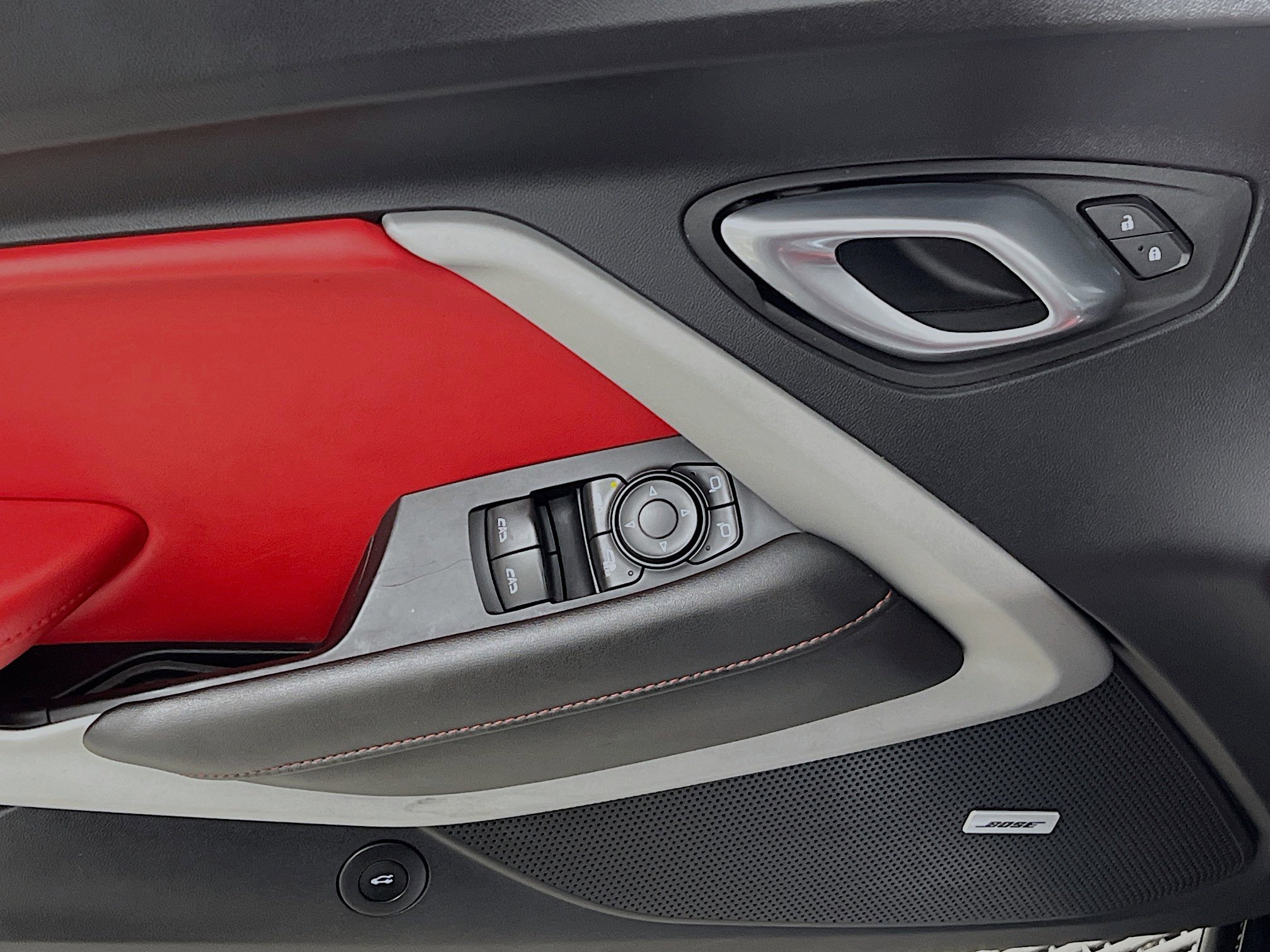 Used 2022 Chevrolet Camaro LT w/ Technology Package image 17