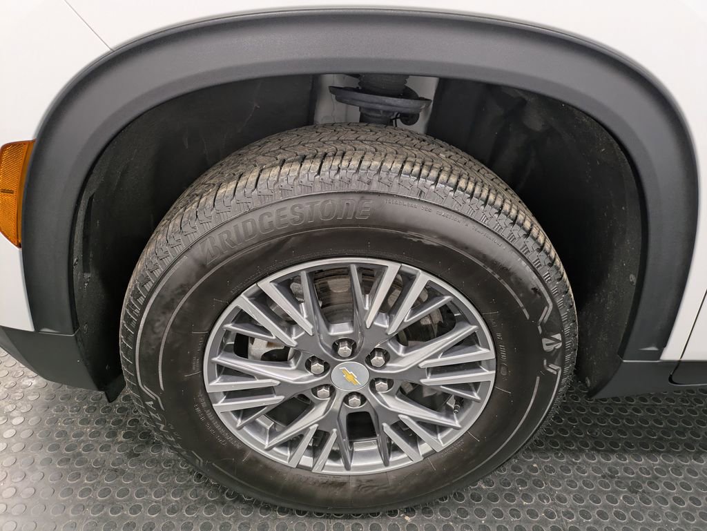 Used 2024 Chevrolet Traverse LS w/ LPO, Floor Liner Package FWD image 7