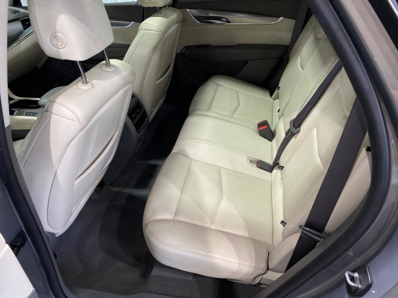 Used 2018 Cadillac XT5 Luxury AWD/4WD image 18
