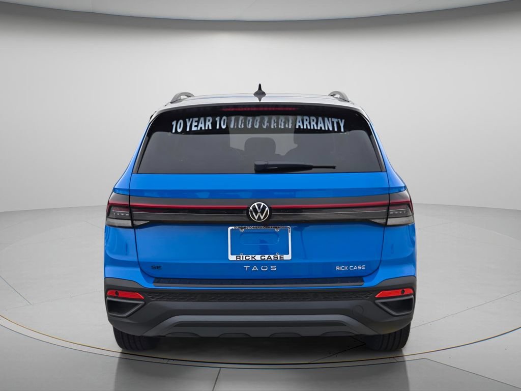 New 2026 Volkswagen Taos SE FWD image 4