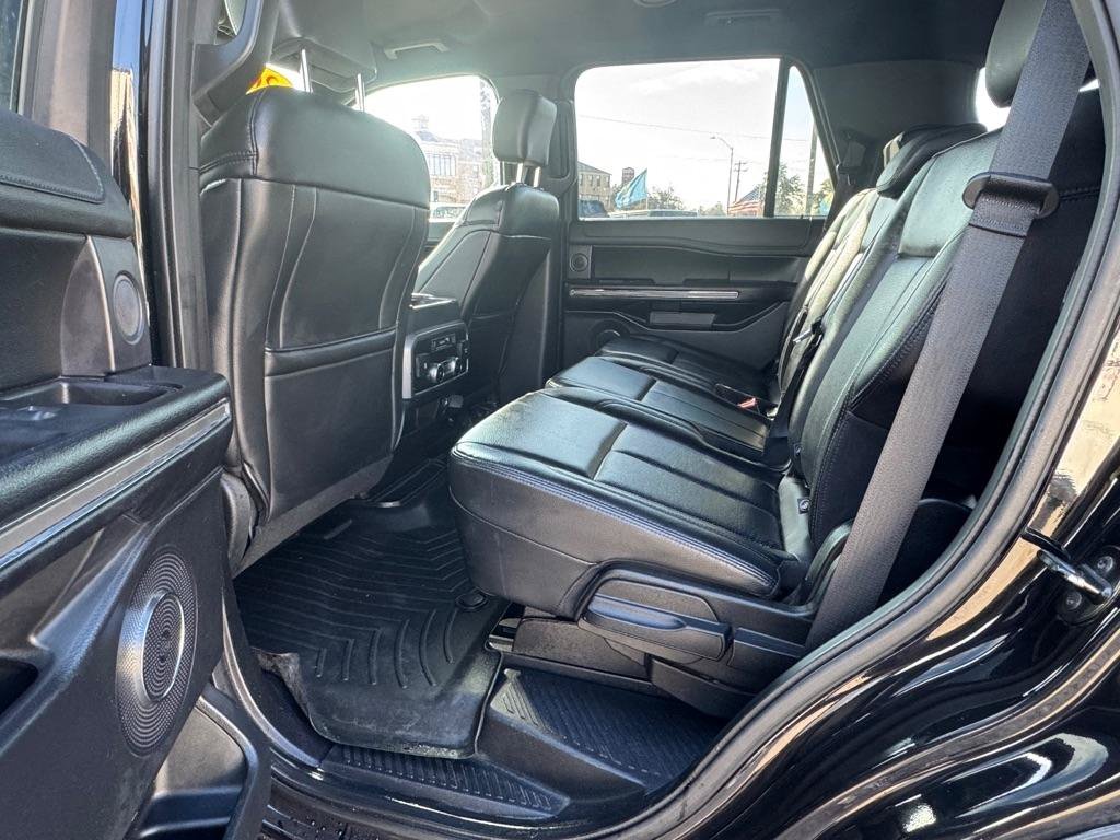 Used 2019 Ford Expedition XLT w/ Equipment Group 202A AWD/4WD image 11