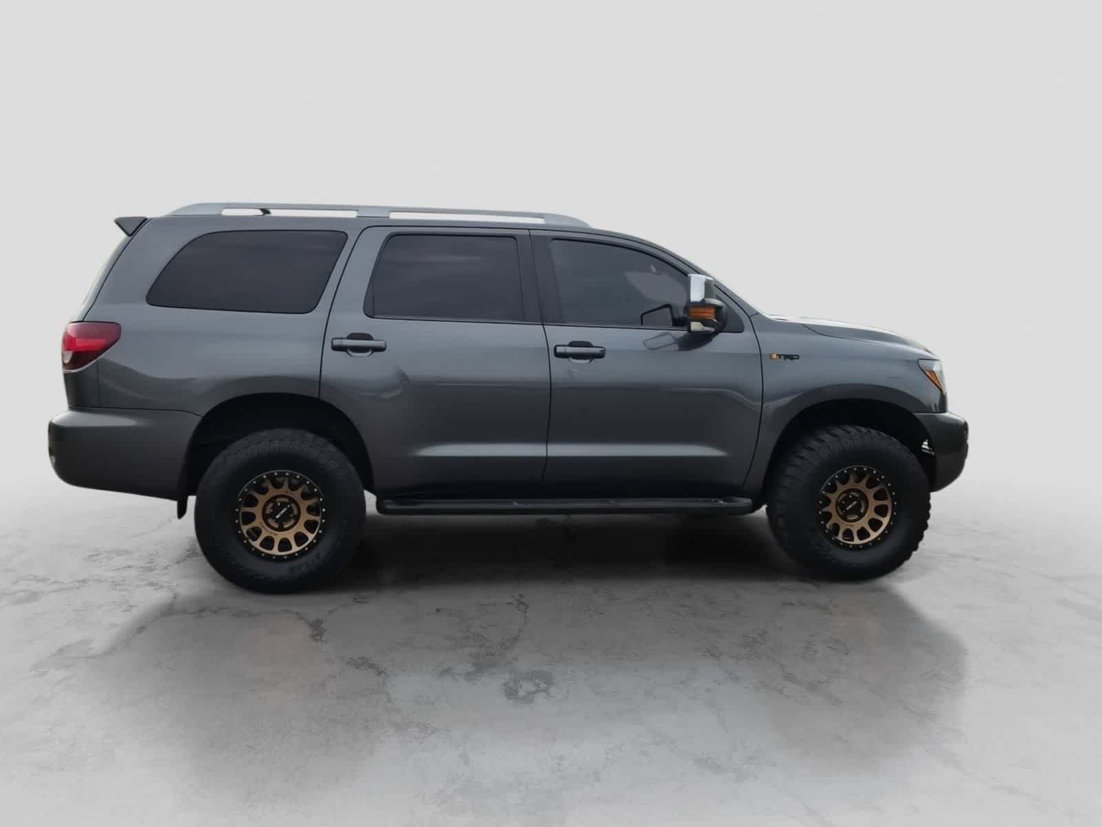 Used 2019 Toyota Sequoia SR5 AWD/4WD image 9