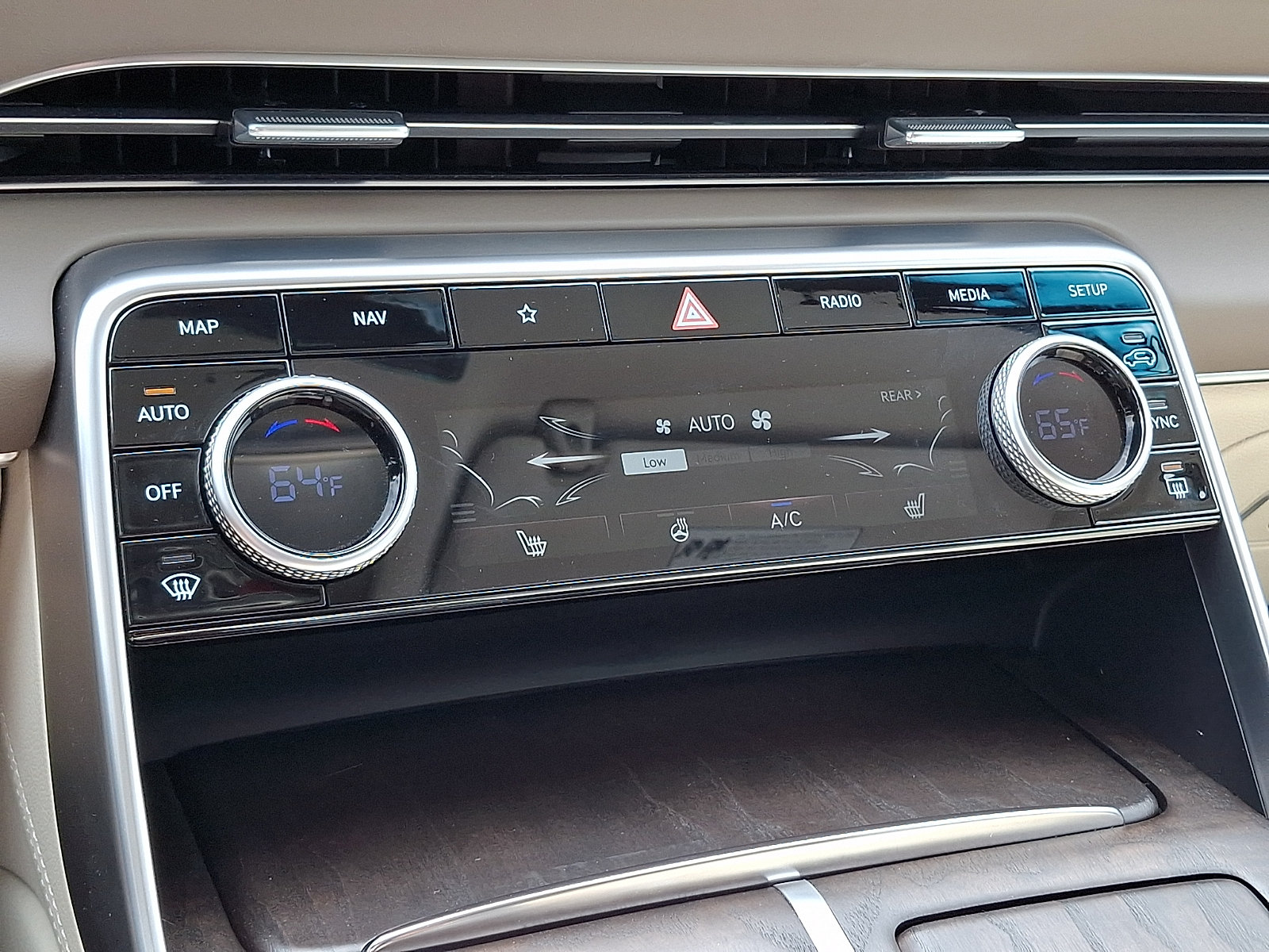 Certified 2024 Genesis GV80 2.5T AWD/4WD image 16
