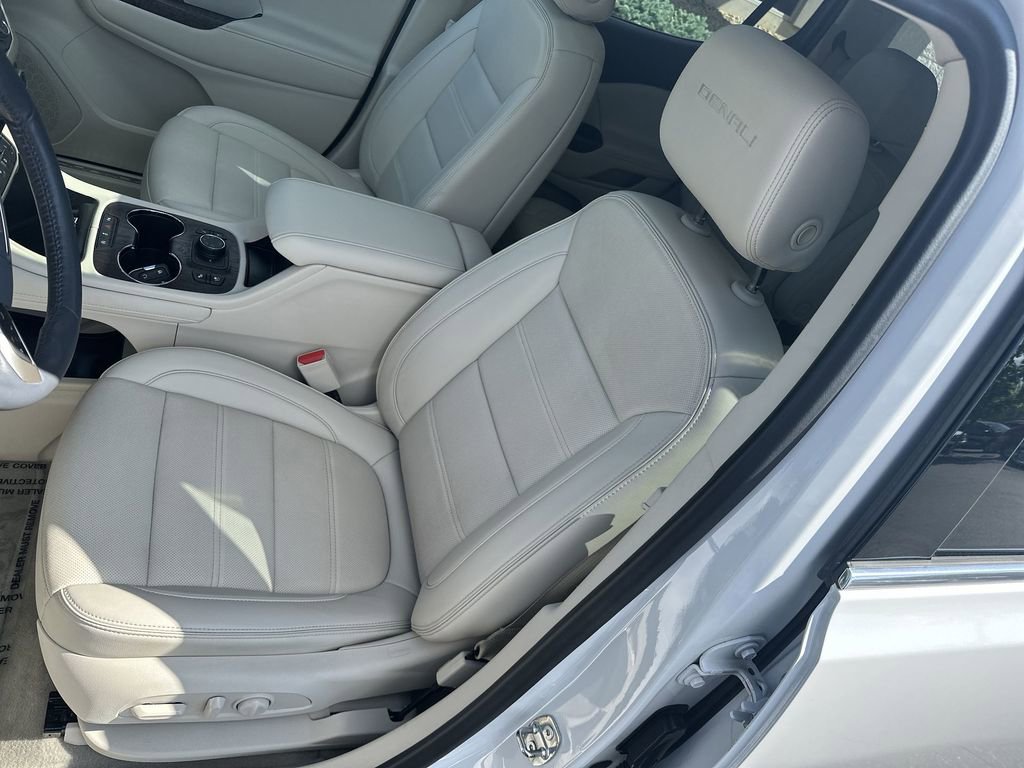 Used 2022 GMC Acadia Denali w/ Denali Ultimate Package AWD/4WD image 14