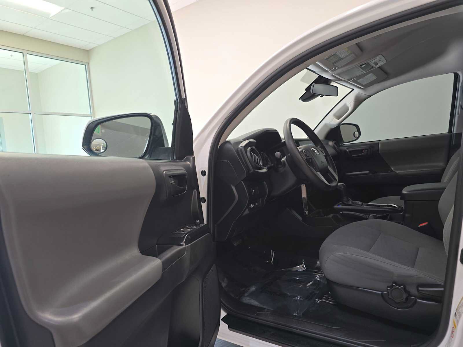 Used 2020 Toyota Tacoma SR AWD/4WD image 21