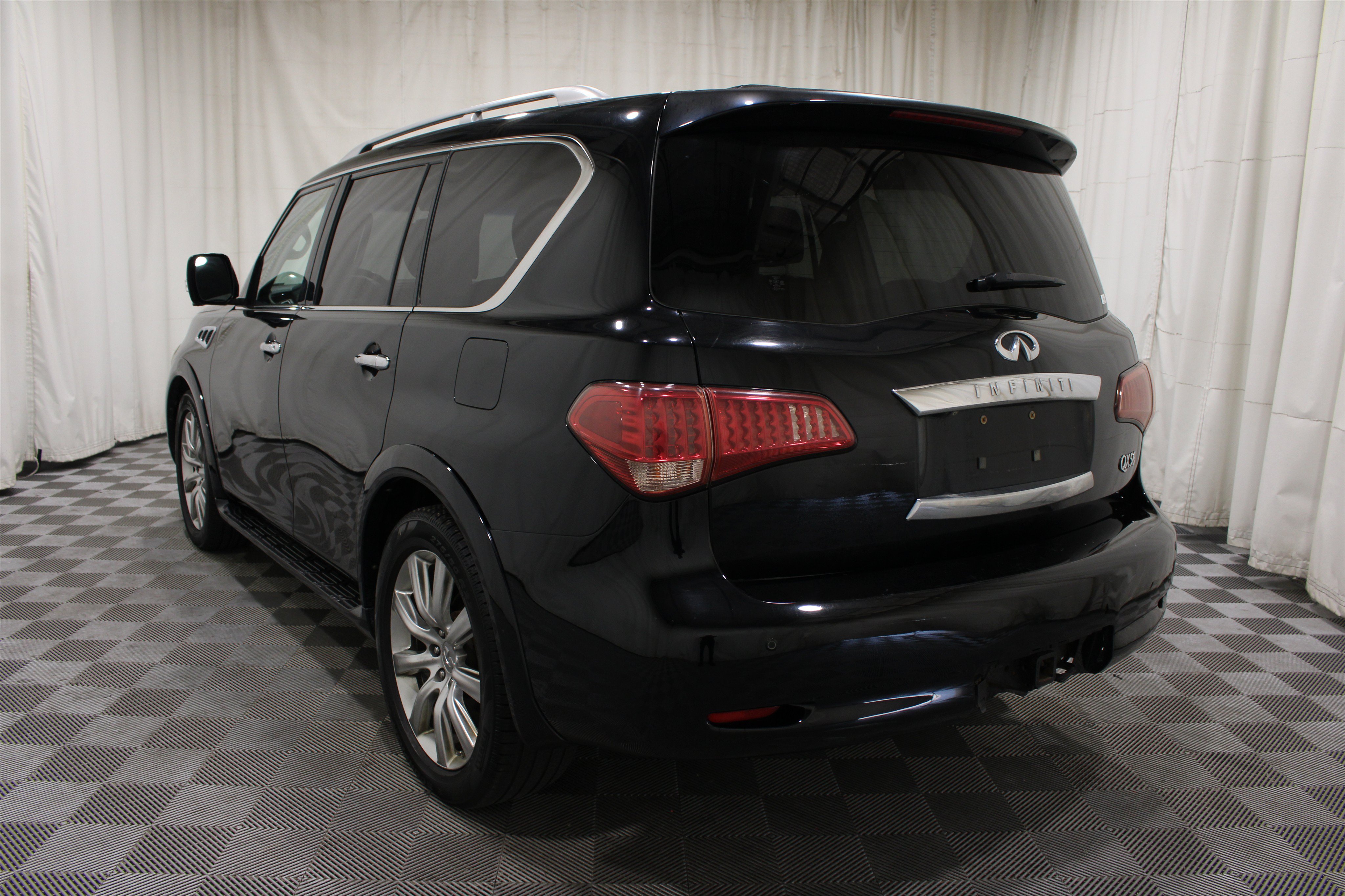 Used 2011 INFINITI QX56 4WD w/ Deluxe Touring Pkg image 37