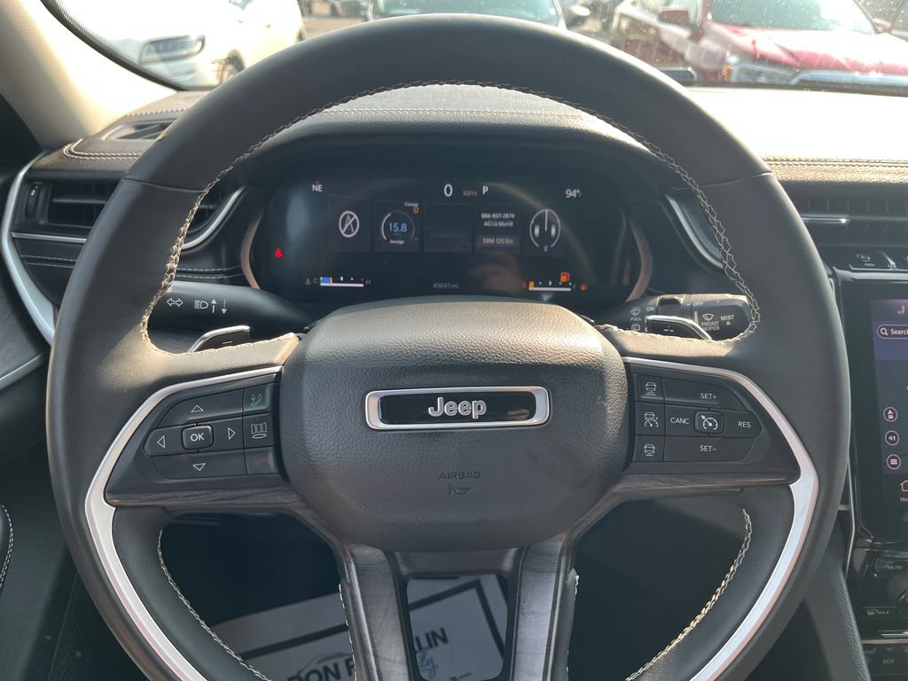Used 2023 Jeep Grand Cherokee L Limited w/ Black Appearance Package AWD/4WD image 14