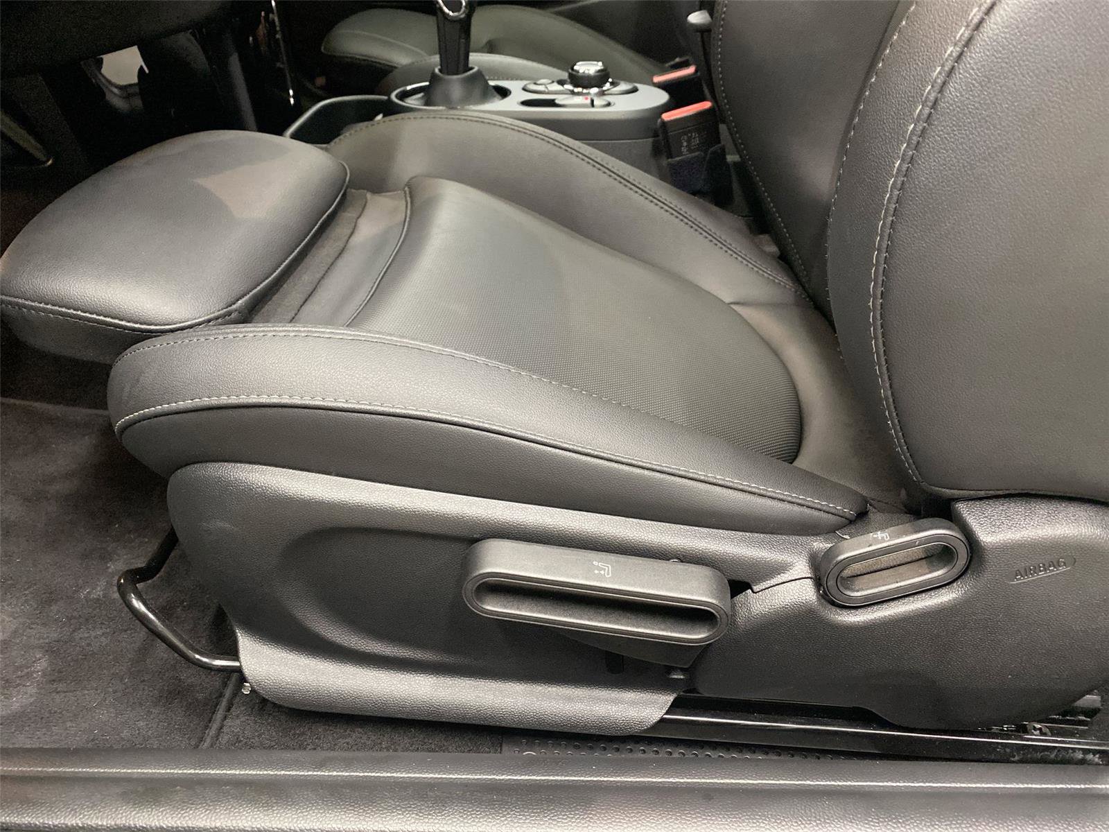 Certified 2023 MINI Cooper SE image 18