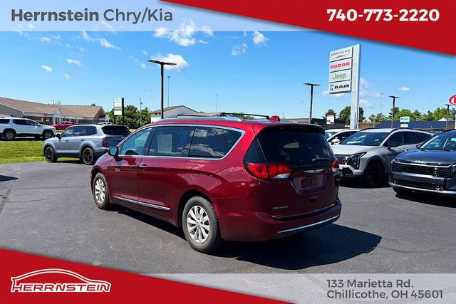Used 2019 Chrysler Pacifica Touring-L FWD image 5
