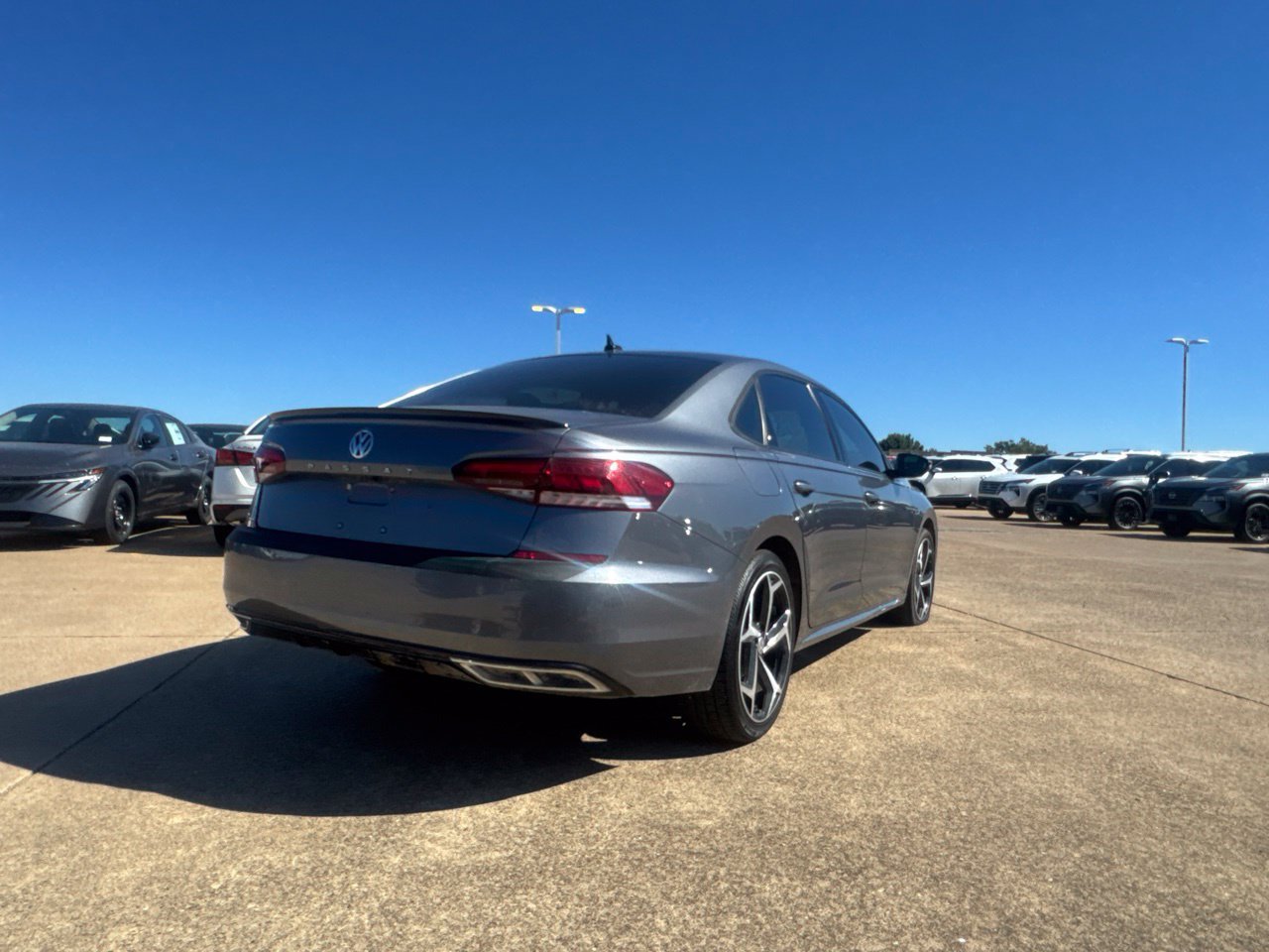 Used 2022 Volkswagen Passat 2.0T R-Line FWD image 24