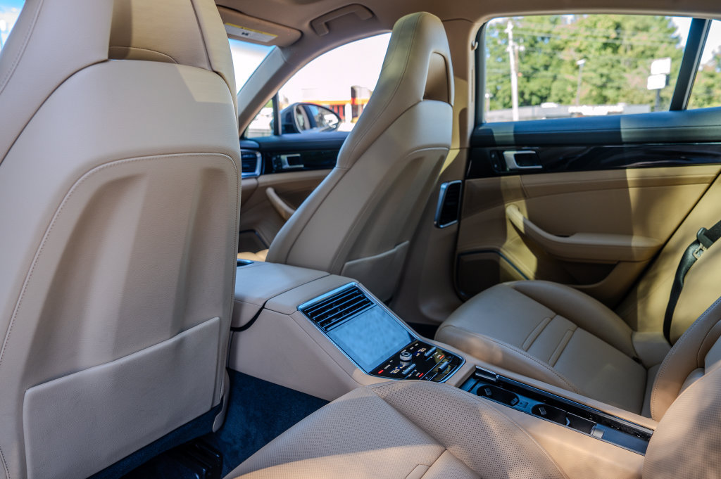 Used 2023 Porsche Panamera w/ Premium Package RWD image 20