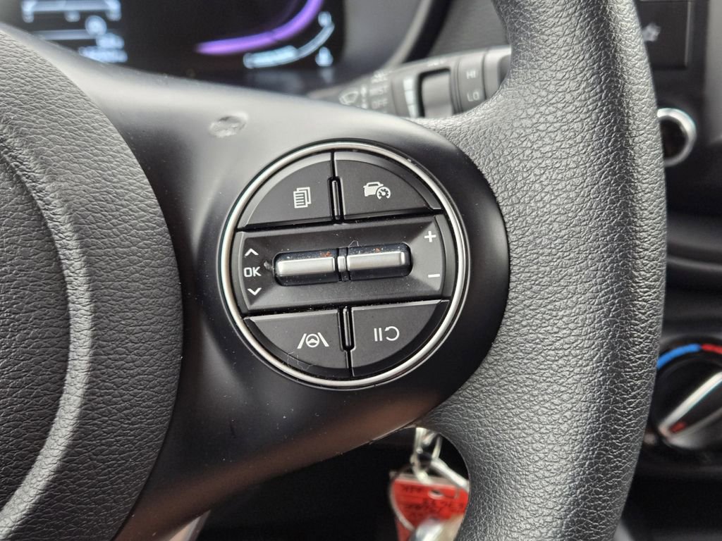 Certified 2025 Kia Soul LX w/ LX Technology Package FWD image 28