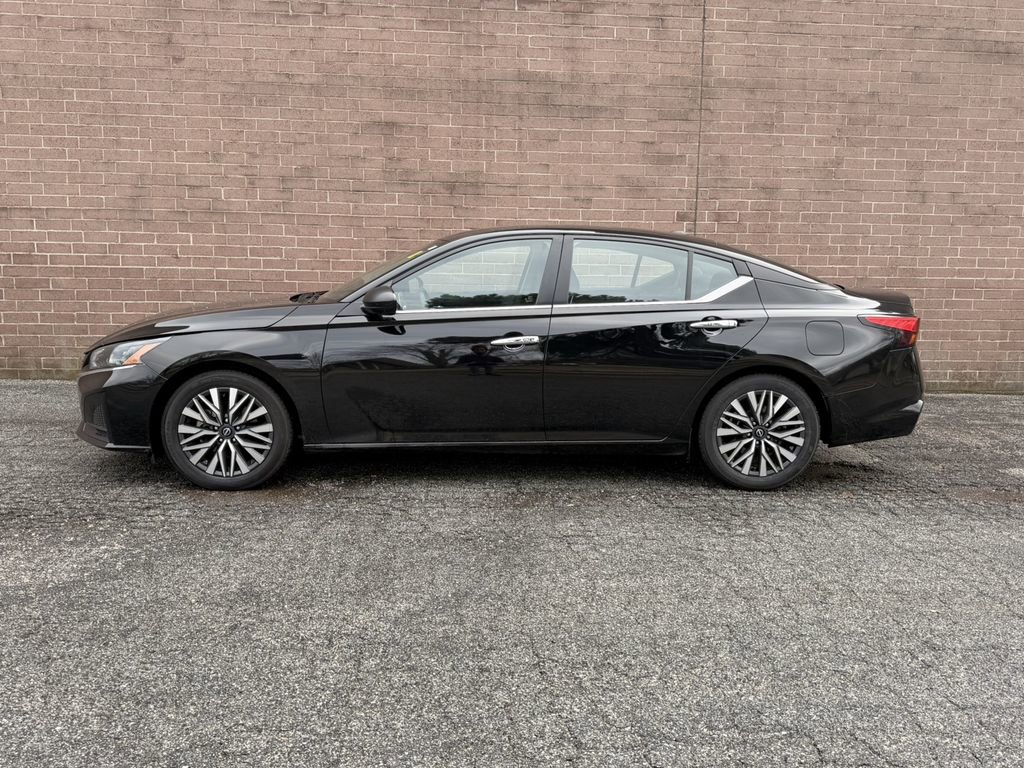 Used 2024 Nissan Altima 2.5 SV video 2