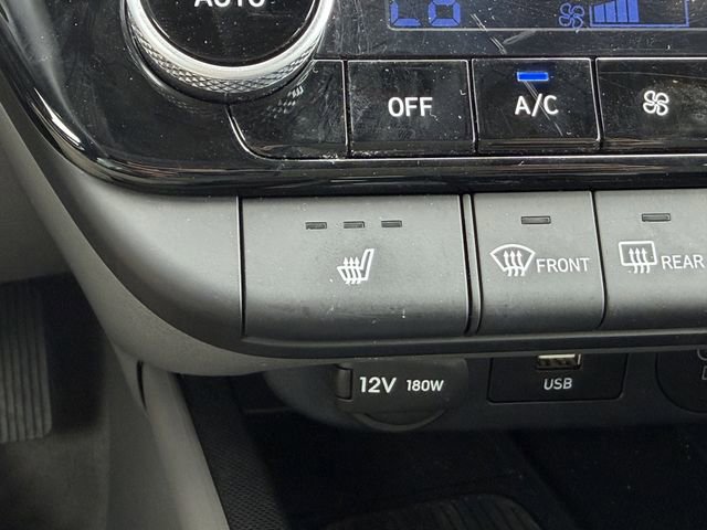 Used 2025 Hyundai Elantra SEL image 21