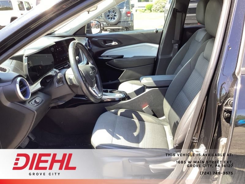 Used 2024 Chevrolet Trax LT w/ Driver Confidence Package FWD image 19