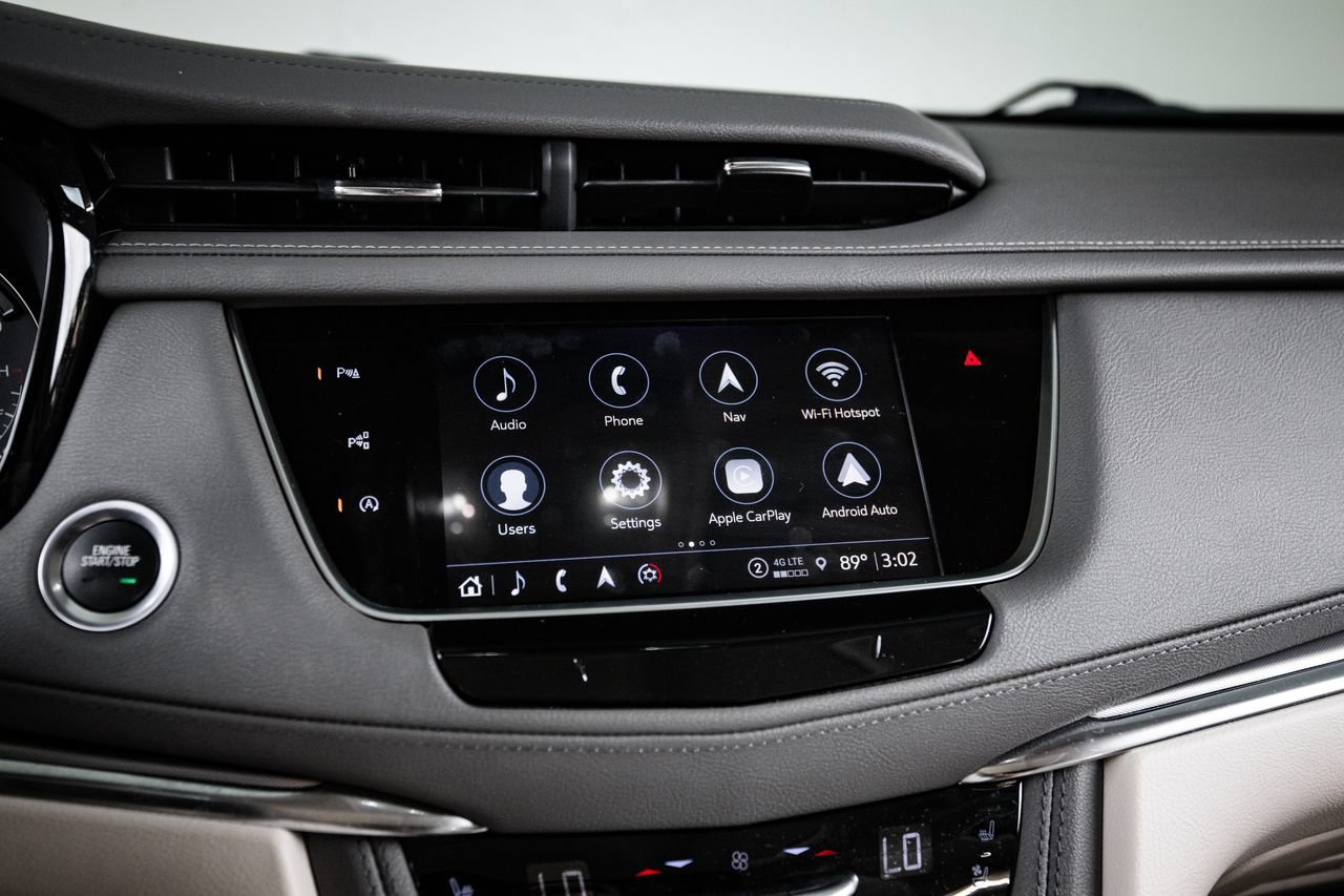 Used 2022 Cadillac XT5 Premium Luxury w/ Technology Package FWD image 17