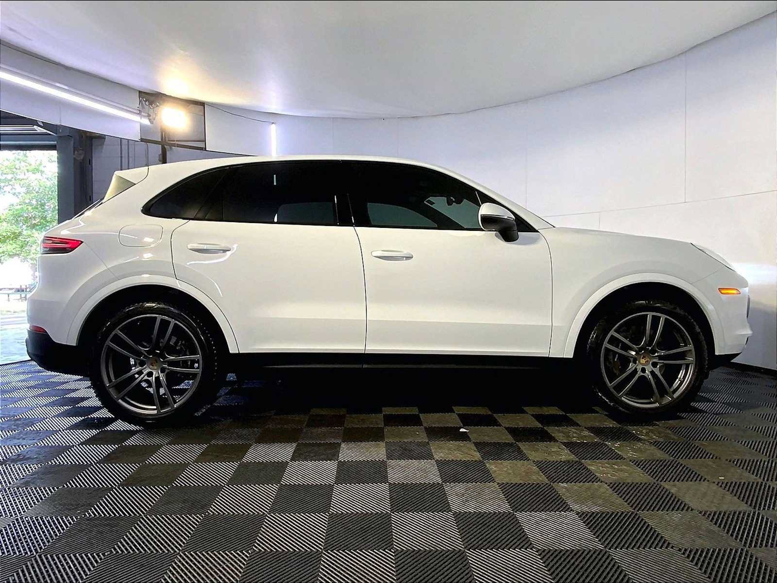 Certified 2021 Porsche Cayenne AWD/4WD image 8