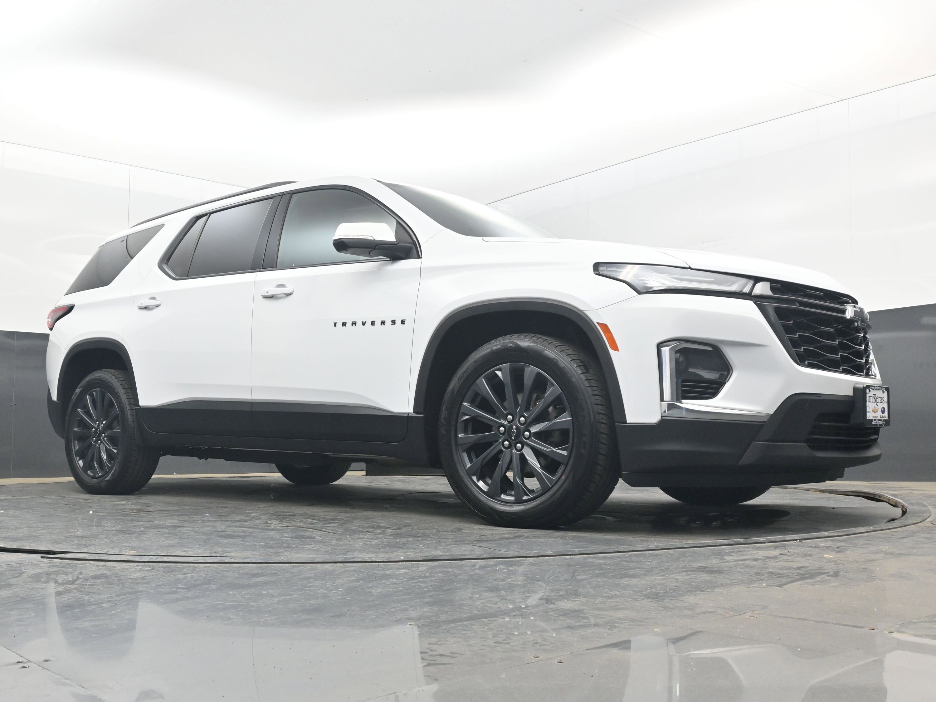 Used 2023 Chevrolet Traverse RS image 22