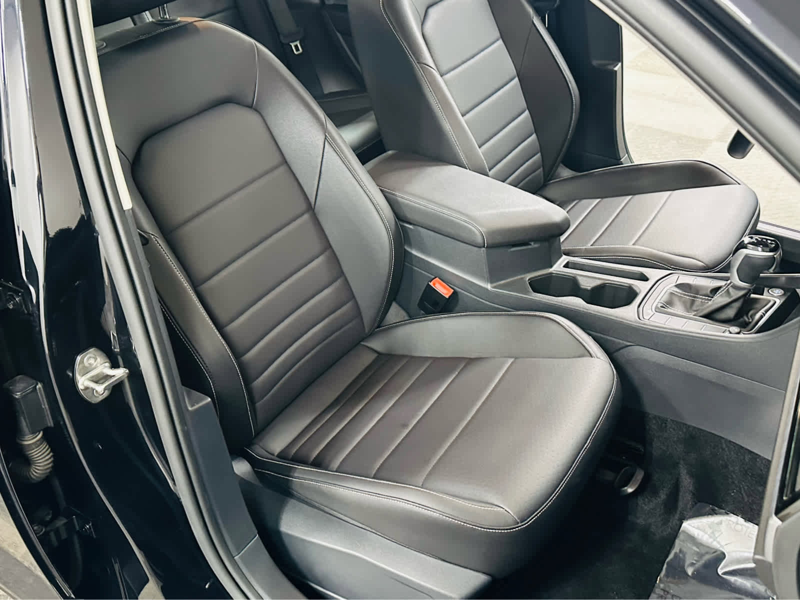 Certified 2023 Volkswagen Jetta SE w/ Panoramic Sunroof Package FWD image 24