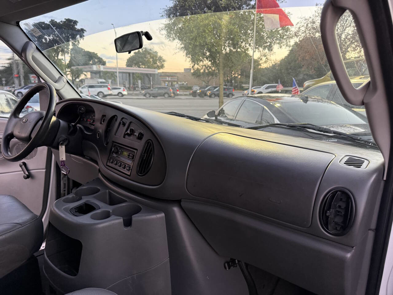 Used 2005 Ford E-250 and Econoline 250 Extended image 19