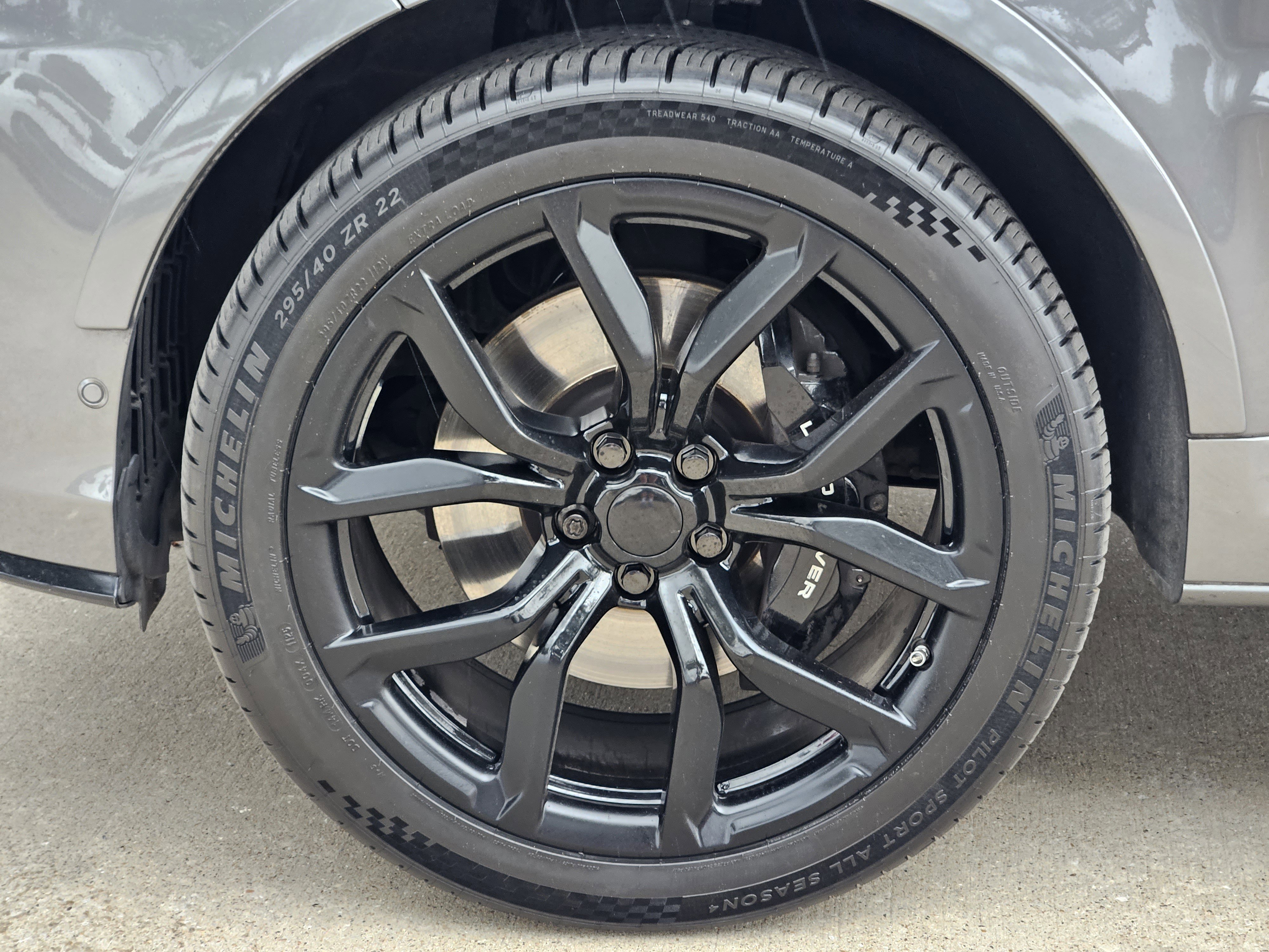 Used 2018 Land Rover Range Rover Sport SVR image 13