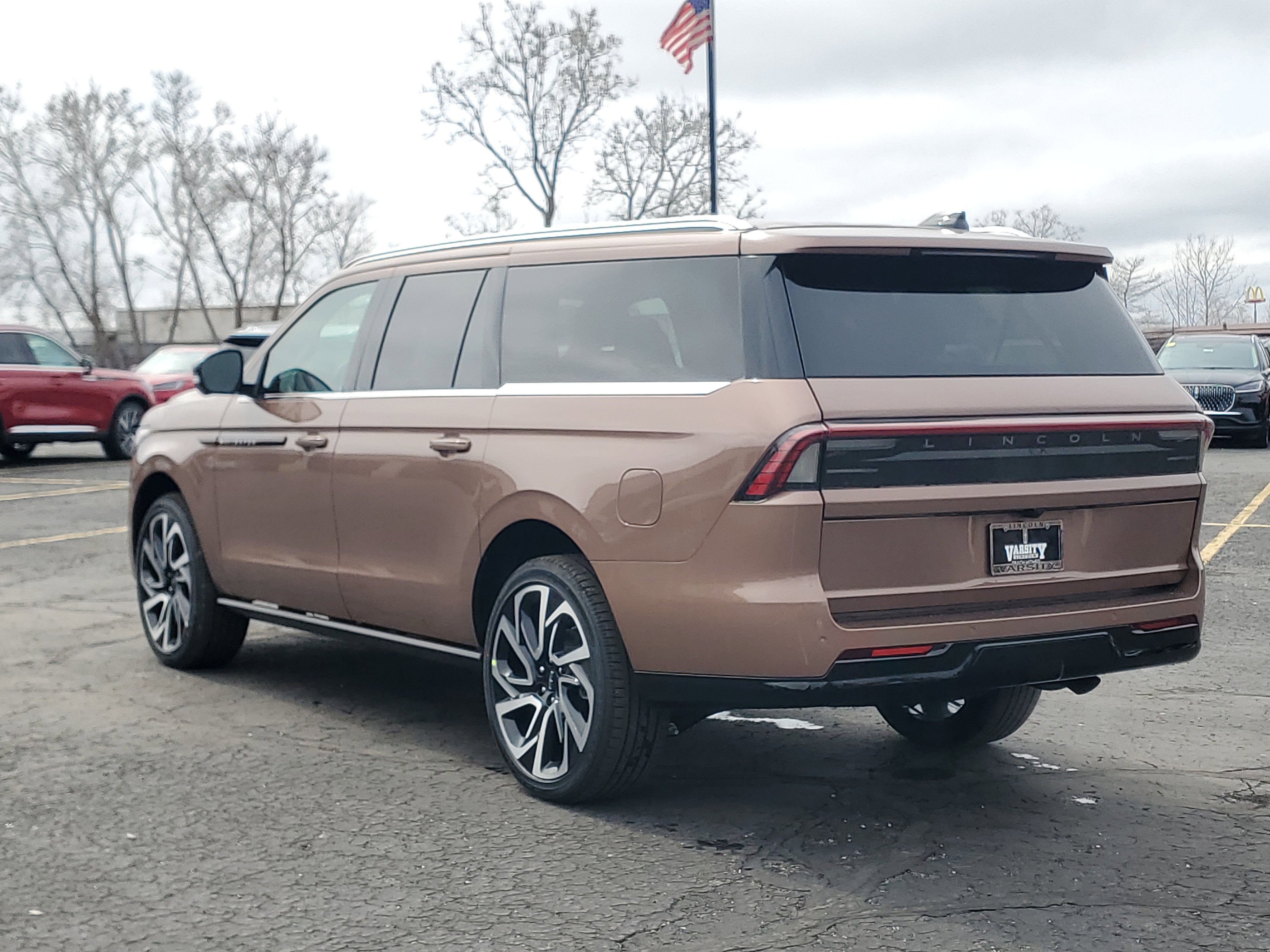 New 2026 Lincoln Navigator L Black Label AWD/4WD image 3