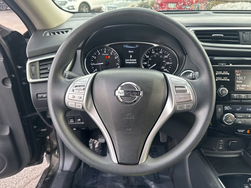 Used 2015 Nissan Rogue SV image 18