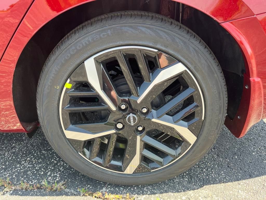 New 2025 Nissan Versa SR w/ Trunk Package image 10