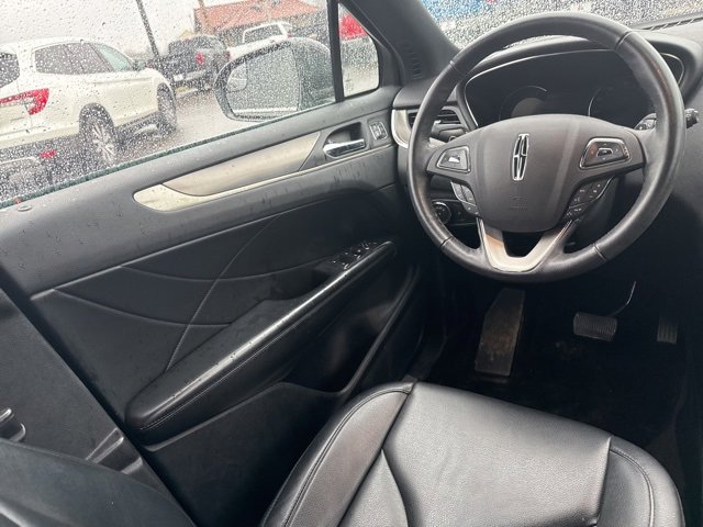 Used 2017 Lincoln MKC Premiere image 18