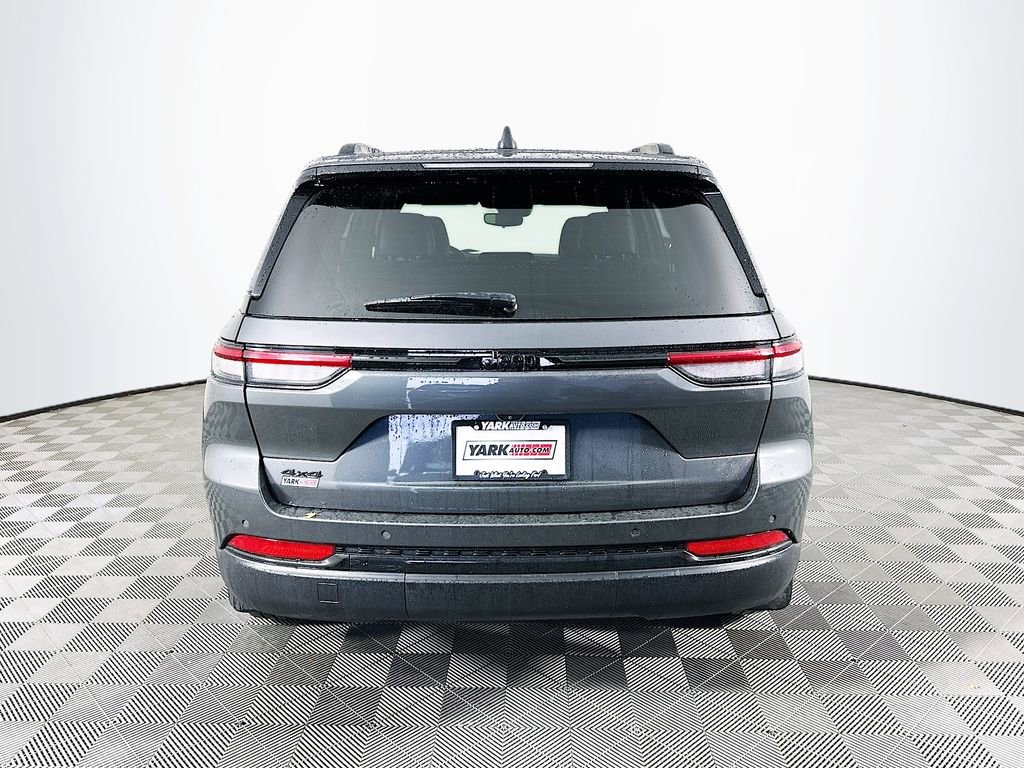 Certified 2024 Jeep Grand Cherokee Altitude image 10