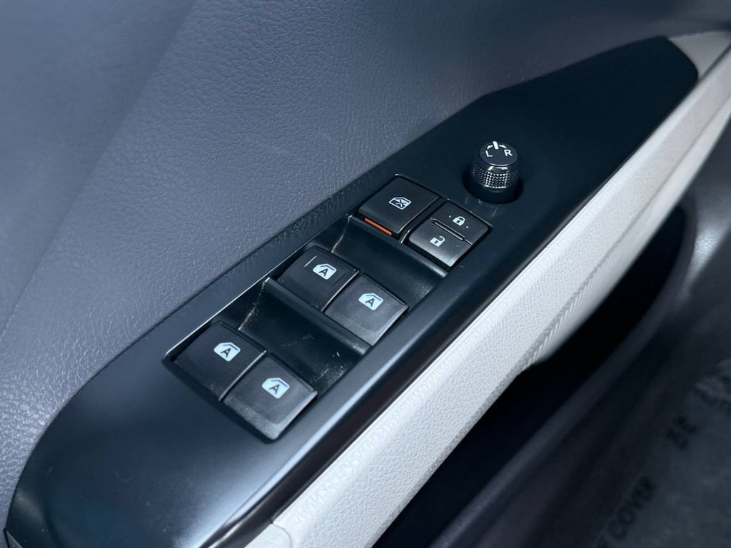Used 2020 Toyota Camry LE AWD/4WD image 18