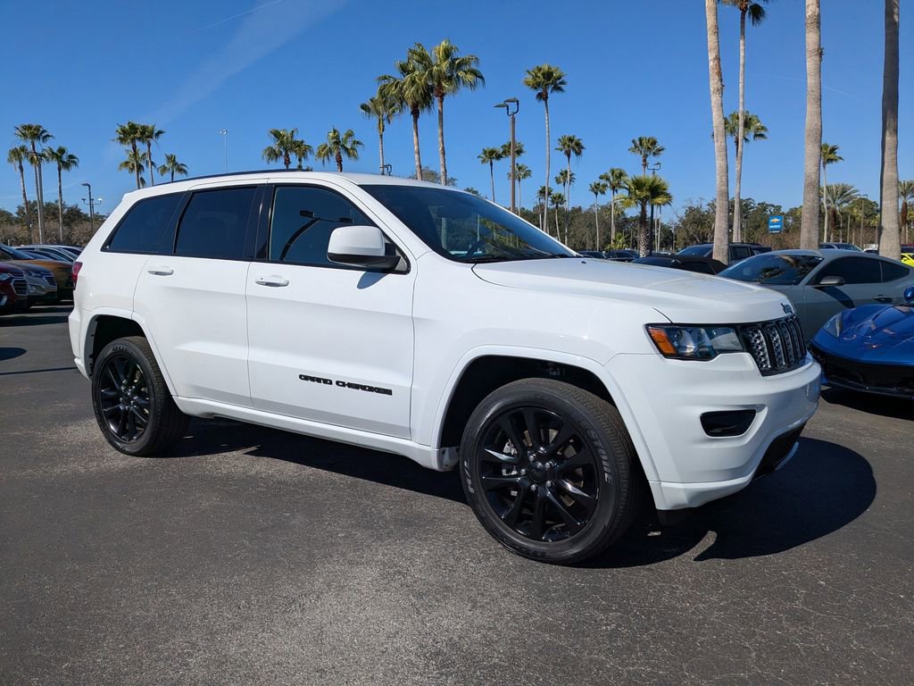 Used 2021 Jeep Grand Cherokee Laredo X image 2