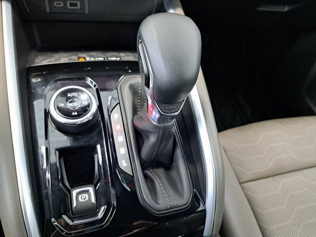 Used 2024 Chevrolet Colorado ZR2 w/ ZR2 Convenience Package III AWD/4WD image 18